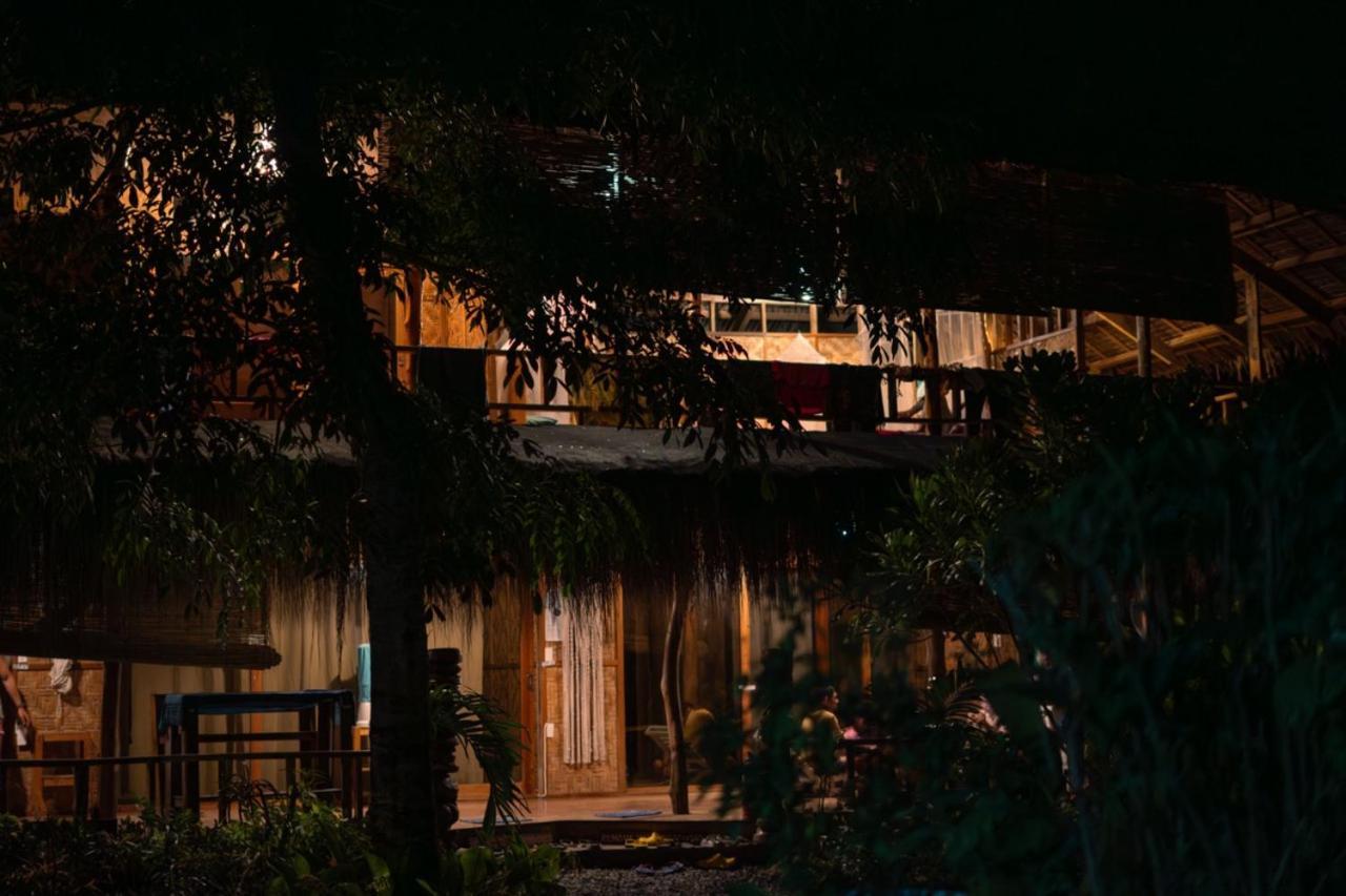 Soffta Surf Ranch Hostel General Luna  Exterior photo