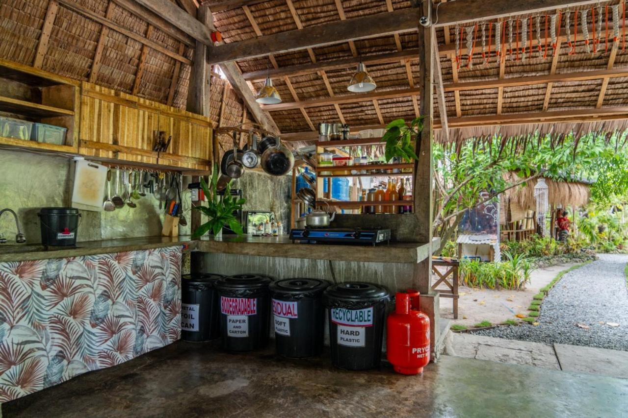 Soffta Surf Ranch Hostel General Luna  Exterior photo