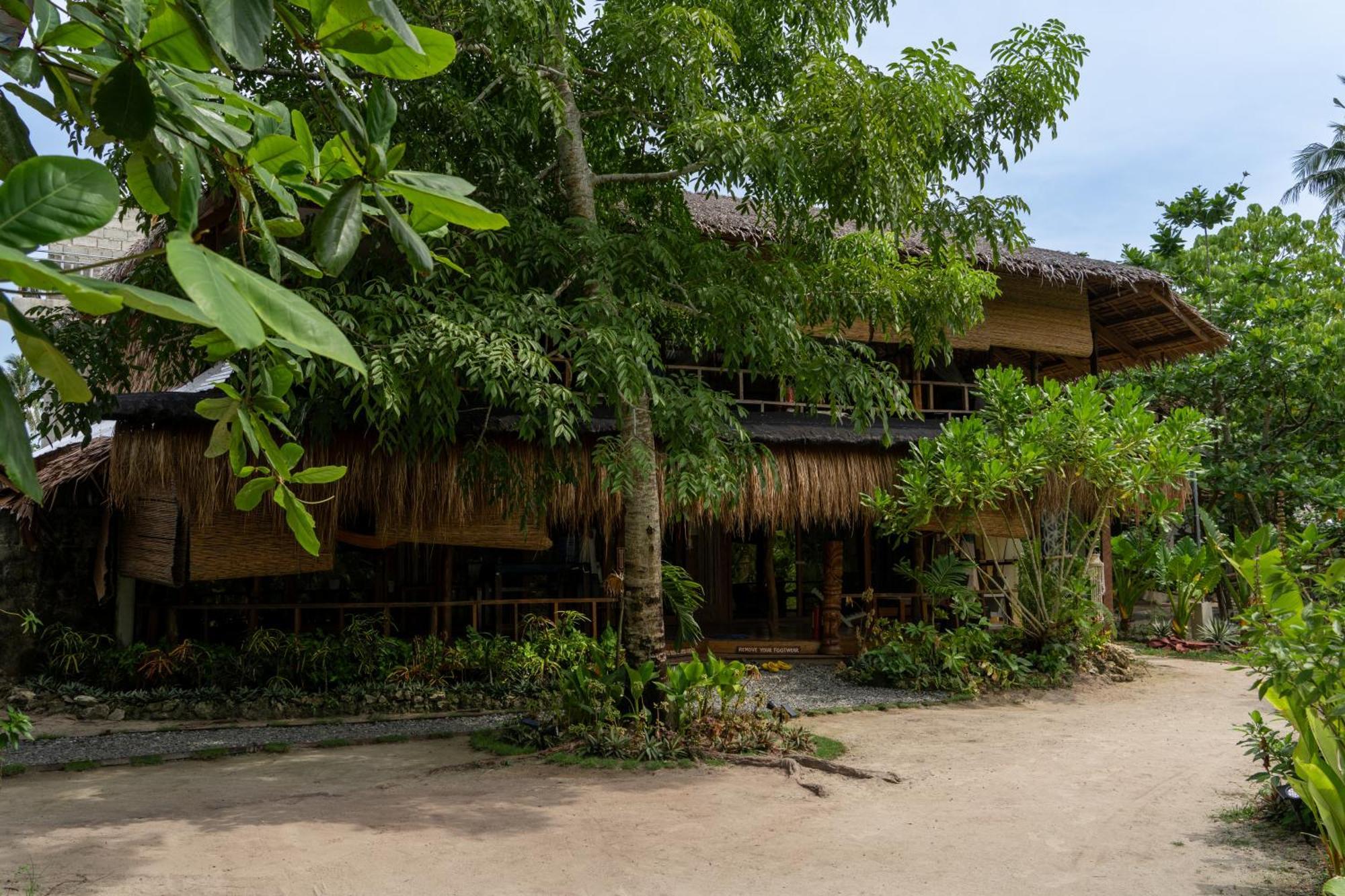 Soffta Surf Ranch Hostel General Luna  Exterior photo