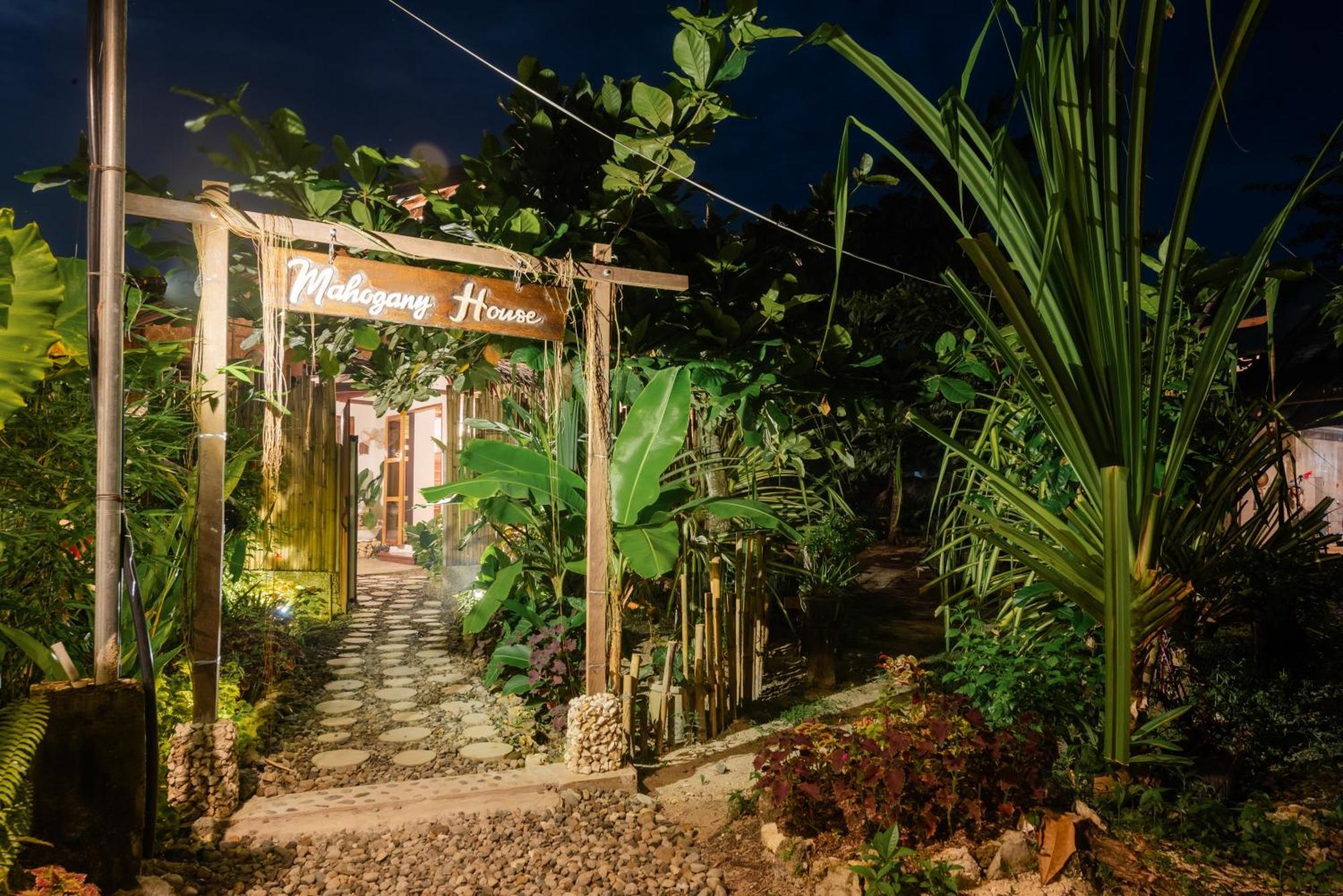 Soffta Surf Ranch Hostel General Luna  Exterior photo